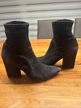Women's Black Suede Pointed Toe Block Heel Ankle Boots